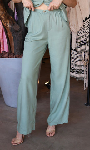 Wide-Leg Linen Pants With Pleat Detail